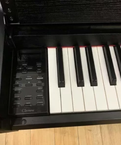 YAMAHA CLP-585 B