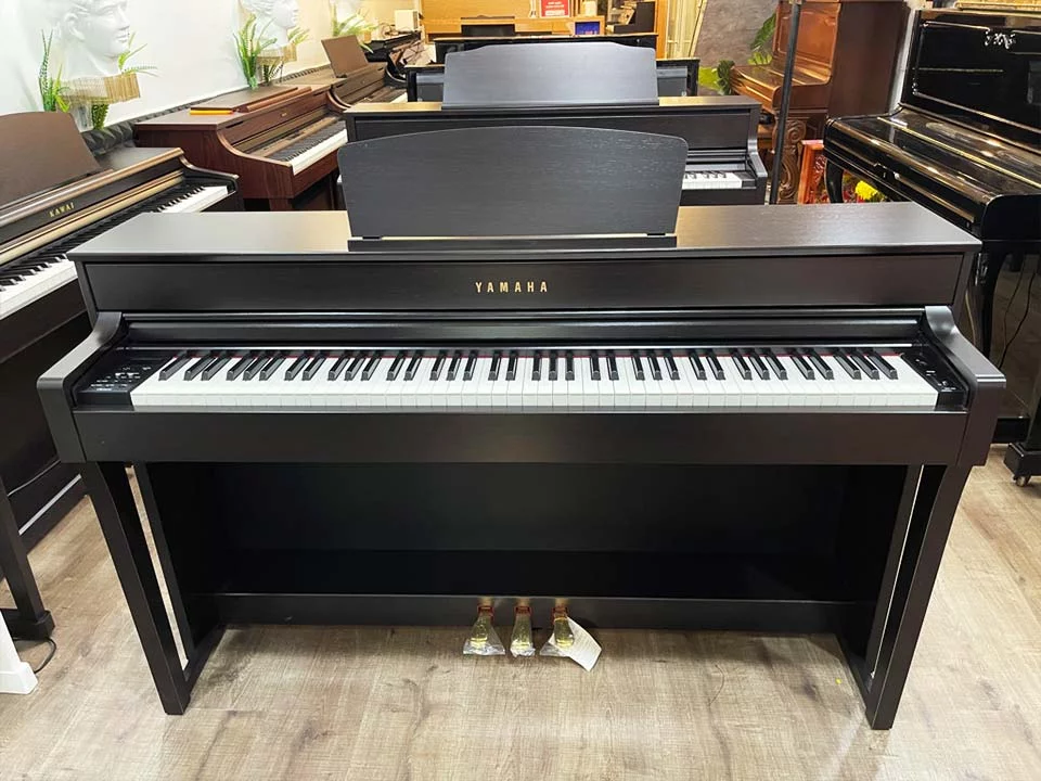 YAMAHA CLP-635 R