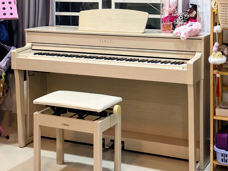 YAMAHA CLP-635 WA