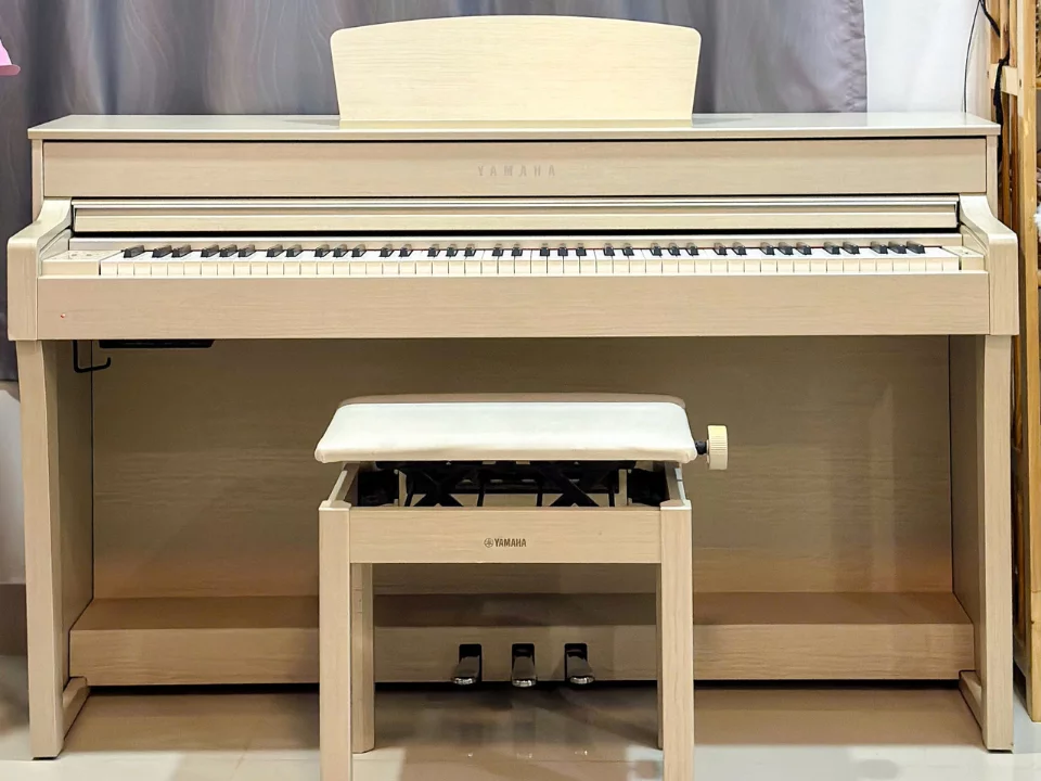 YAMAHA CLP-635 WA - Elite Piano