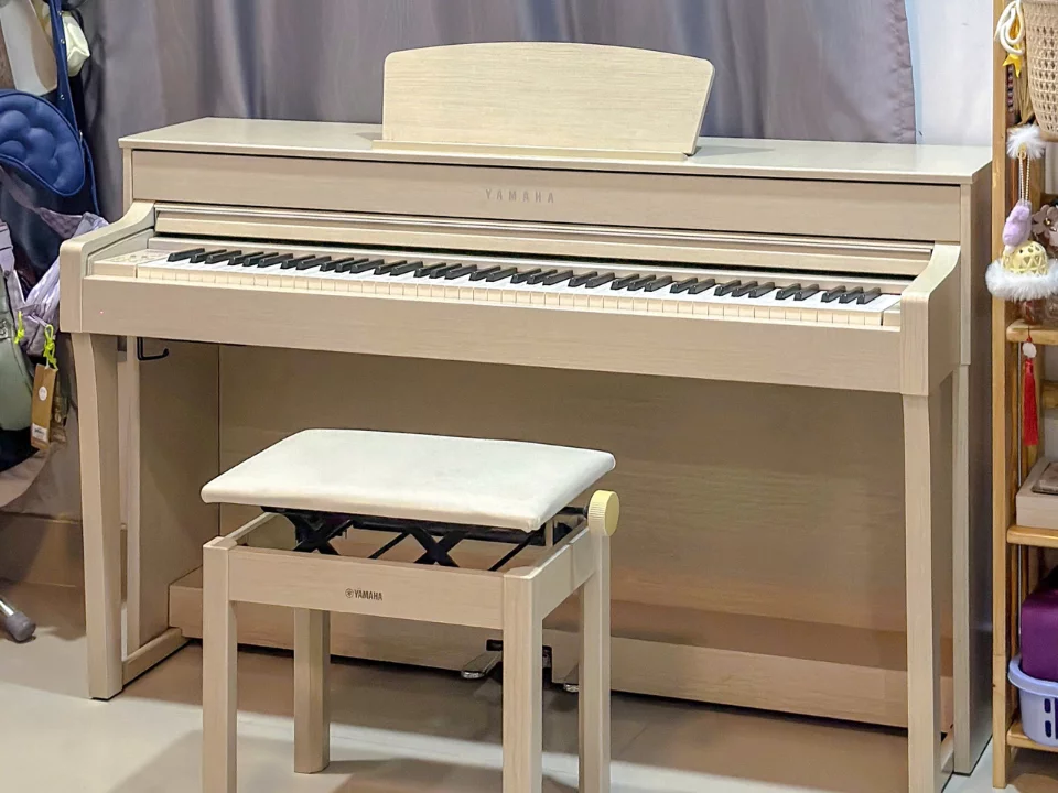YAMAHA CLP-635 WA
