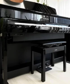 YAMAHA CLP-675 PE