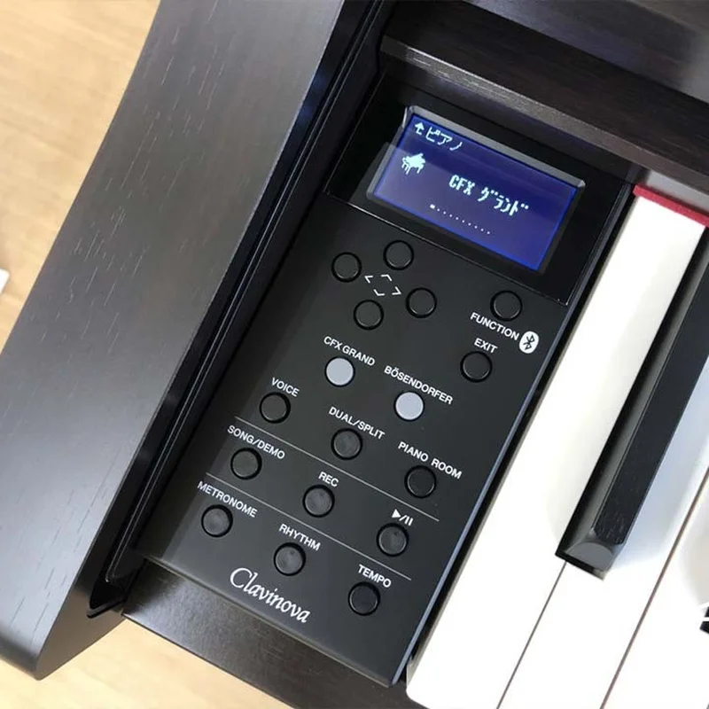 YAMAHA CLP-675 R