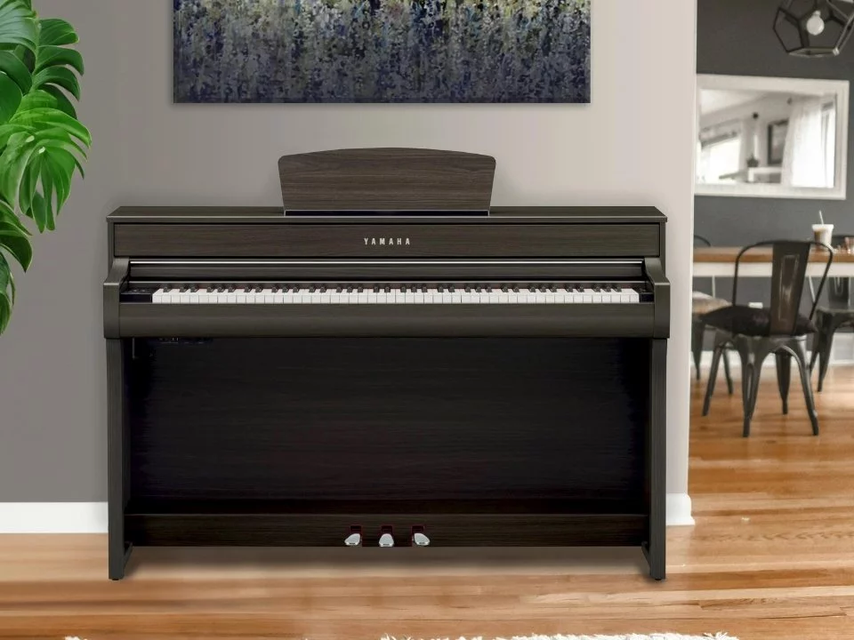 YAMAHA CLP-735 DW