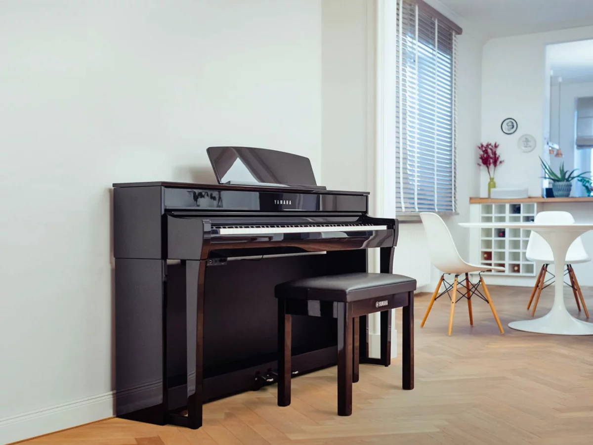 YAMAHA CLP-735