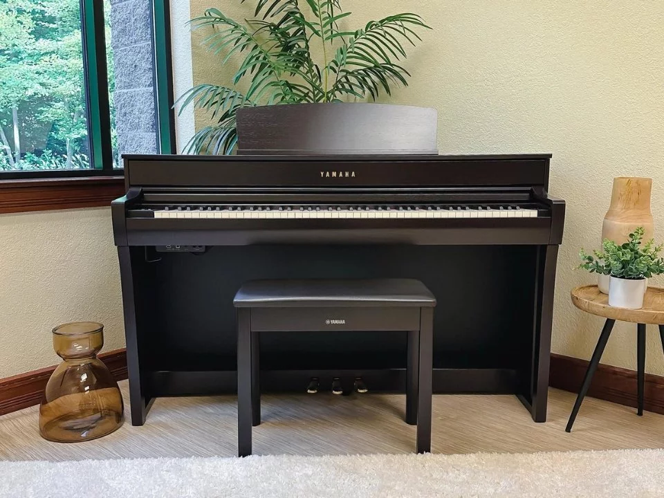 YAMAHA CLP-745 R