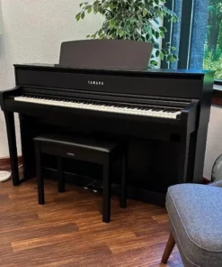 YAMAHA CLP-775 B (USED)