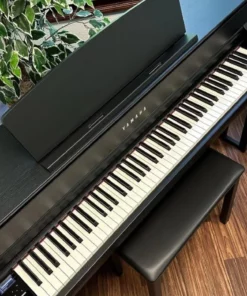 YAMAHA CLP-775 B (USED)