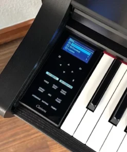 YAMAHA CLP-775 B (USED)