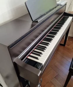 YAMAHA CLP-775 R
