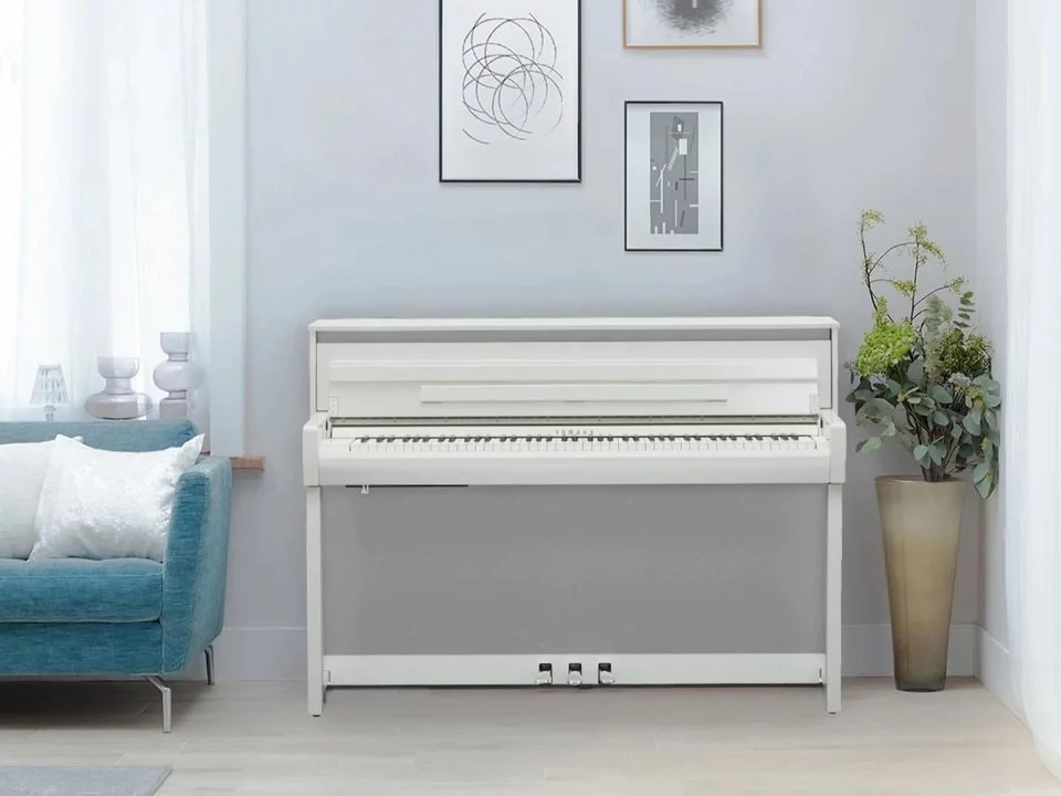 YAMAHA CLP-785 WH