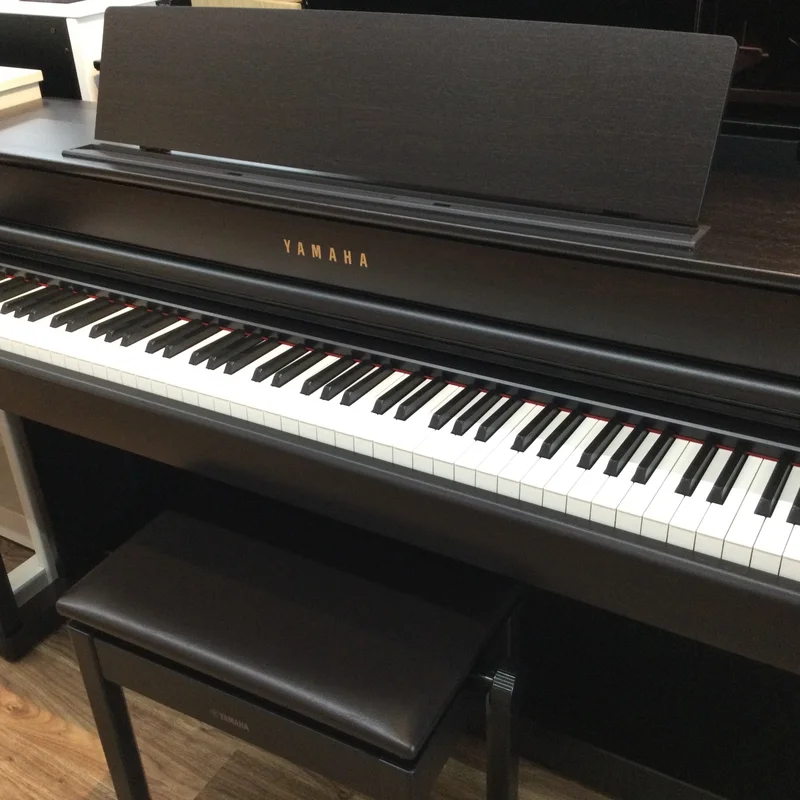 YAMAHA CLP-845 WB