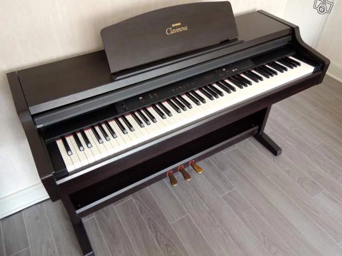 YAMAHA CLP-920