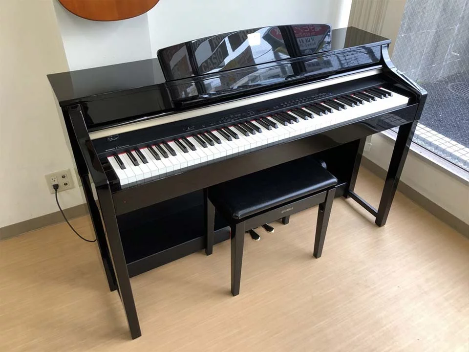 YAMAHA CLP-370 PE
