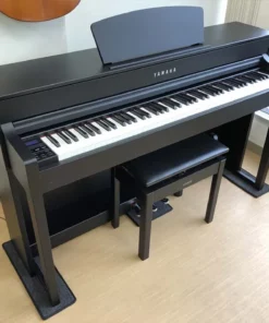 YAMAHA CLP-535 B