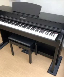 YAMAHA CLP-535 B