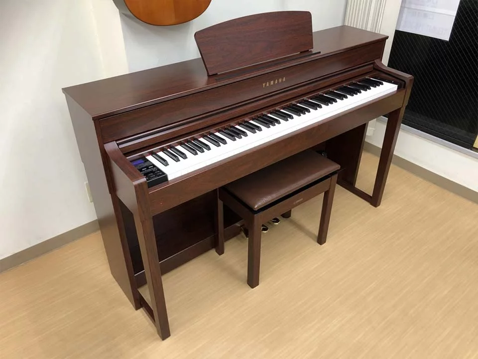 YAMAHA CLP-535 M