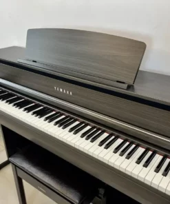 YAMAHA CLP-675 DW