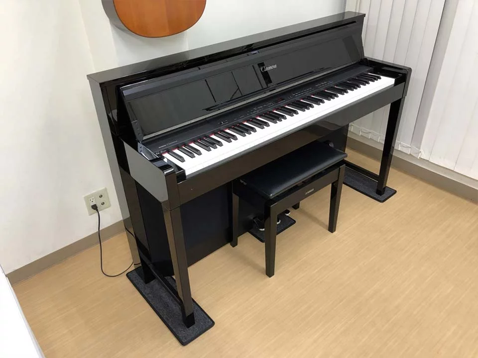 YAMAHA CLP-S306 PE