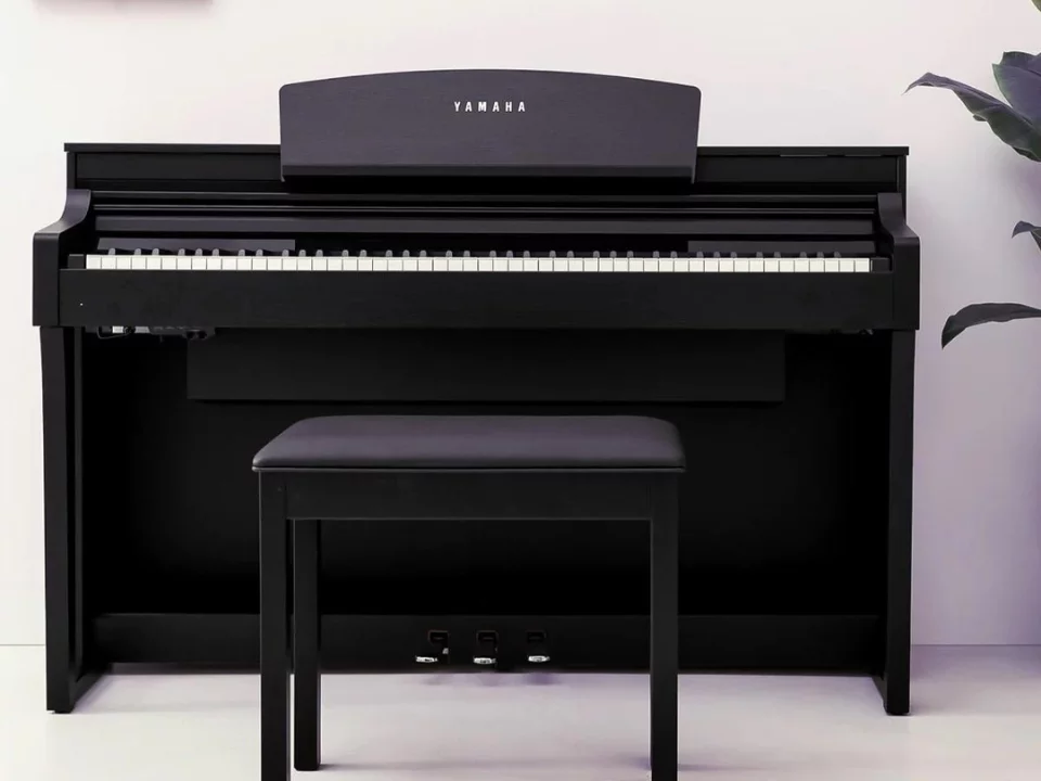 YAMAHA CSP-170 B (USED)