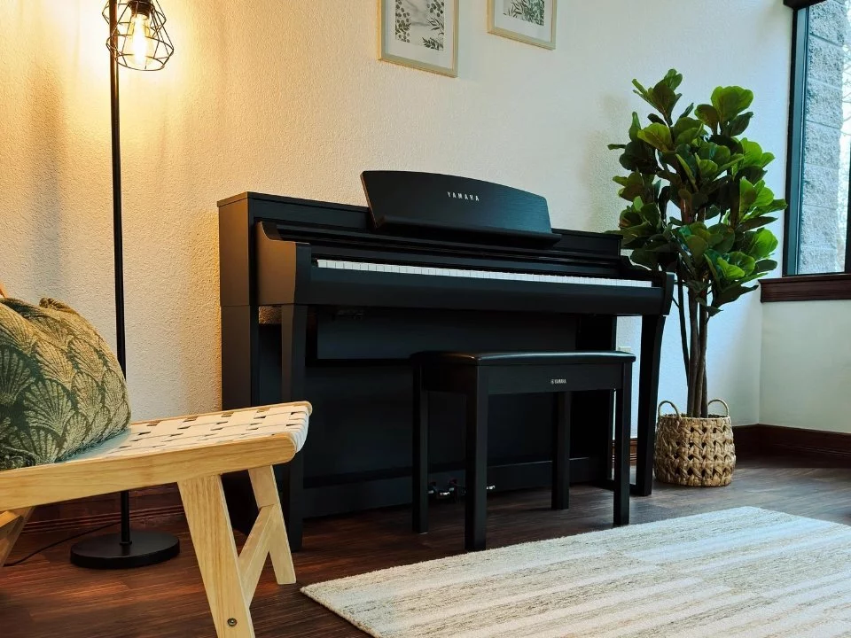 YAMAHA CSP-275 B tại Elite Piano TP.HCM – Không gian trưng bày