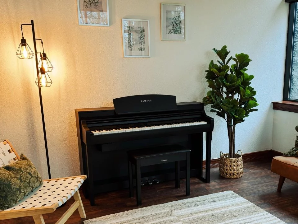 YAMAHA CSP-275 B