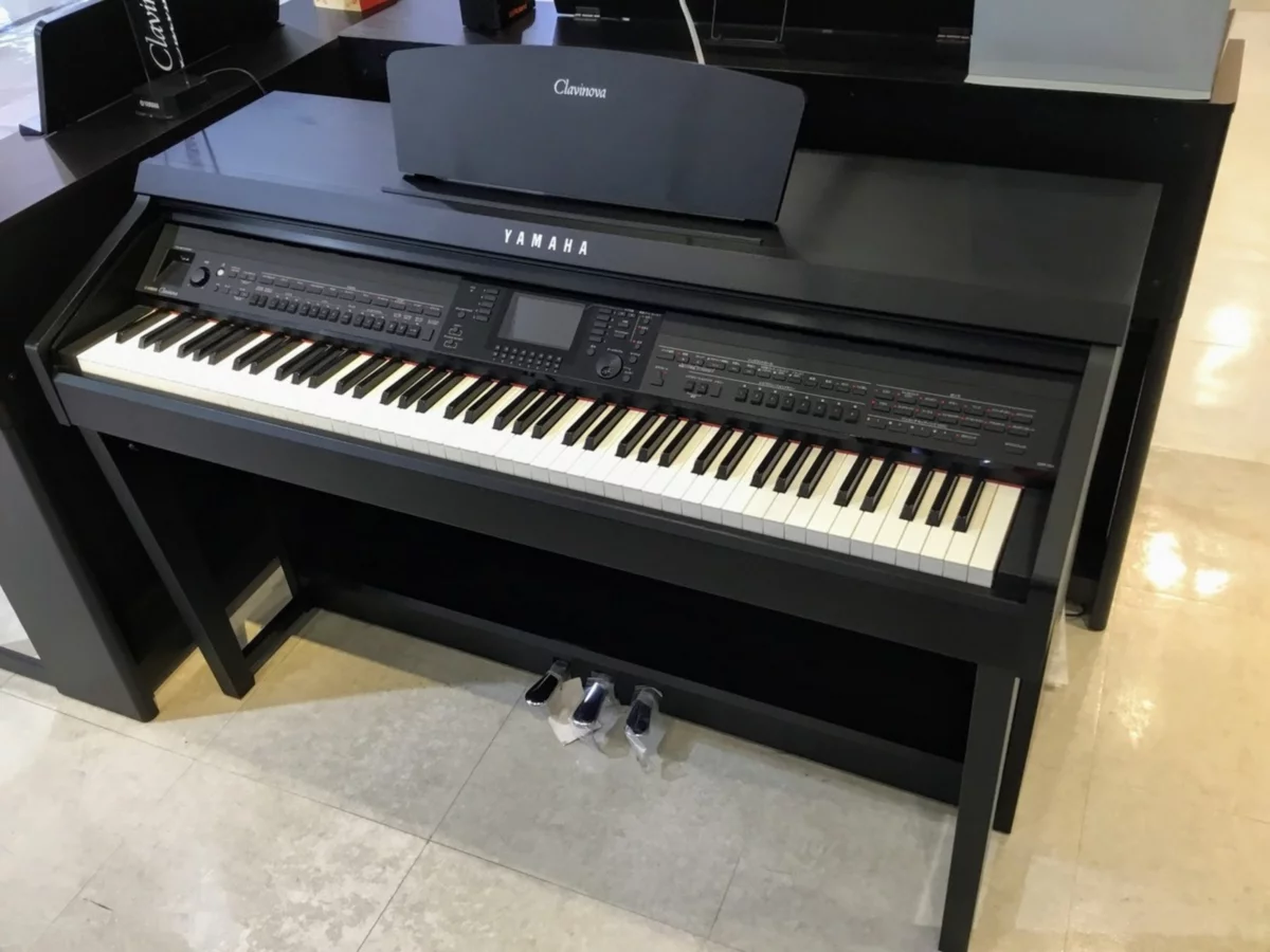YAMAHA CVP-701 PE (USED)