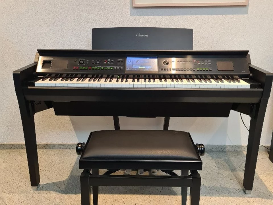 YAMAHA CVP-809 B (USED)