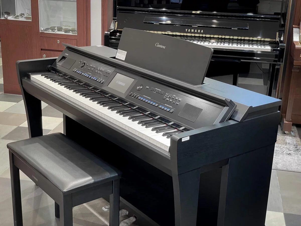 Yamaha CVP-905 B