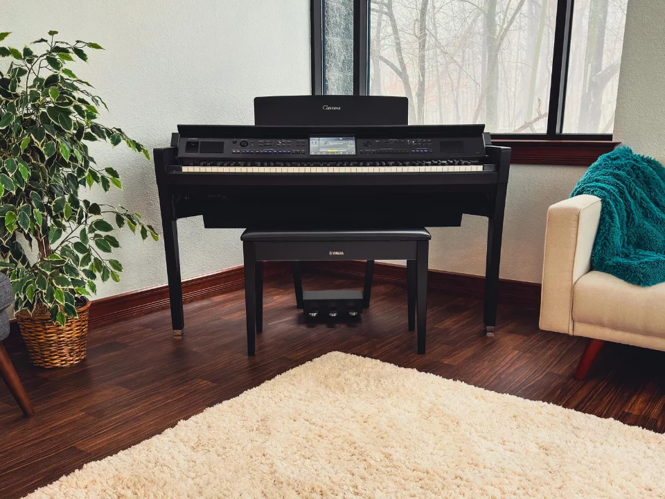 Yamaha CVP-909 B
