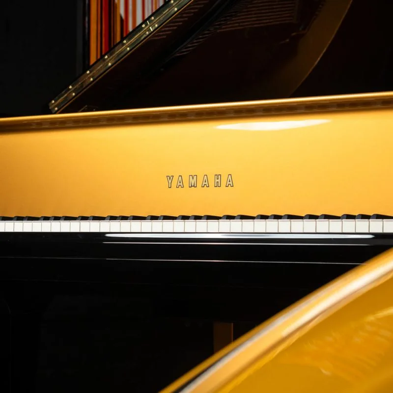 Đàn piano Yamaha Yamaha G2 Black & Gold Polyester – Chi tiết bàn phím