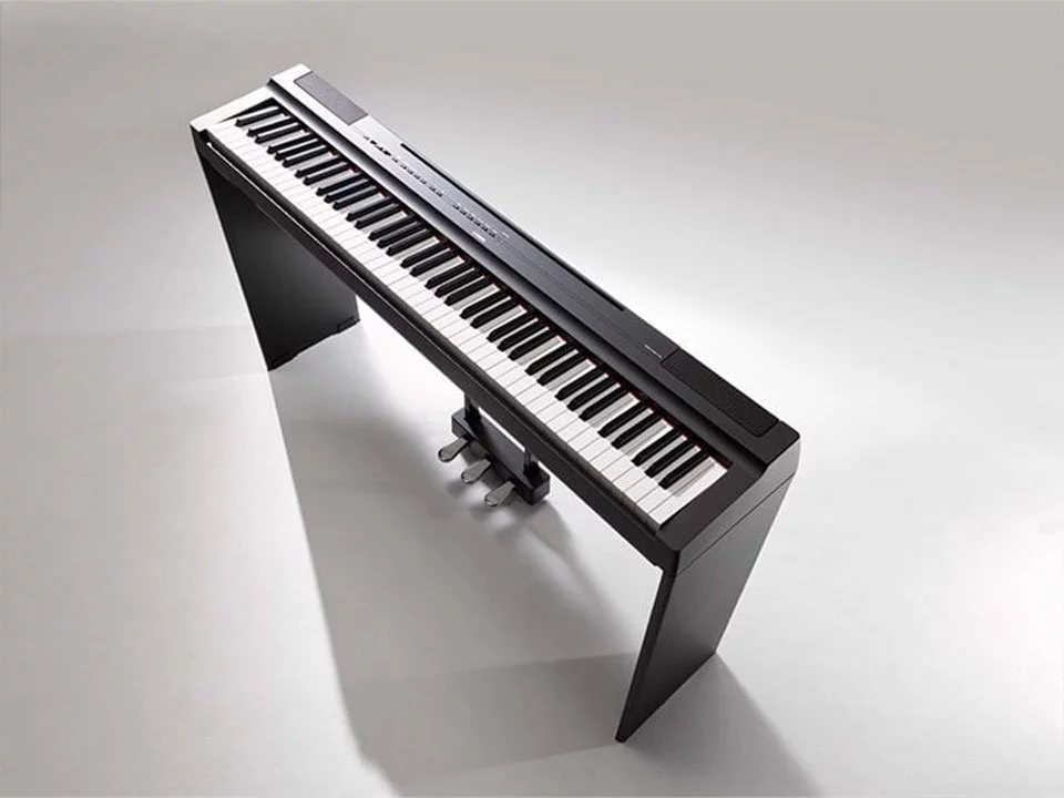 YAMAHA P-125 BK (USED)