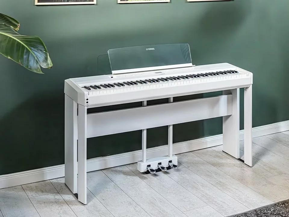 YAMAHA P-525 WH