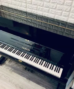 YAMAHA U1M