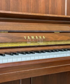 YAMAHA U30 WN