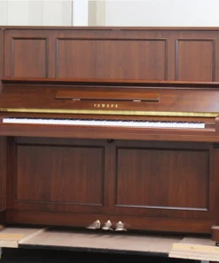 YAMAHA U30 WN