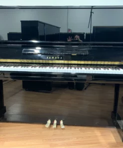 YAMAHA U300 Wn