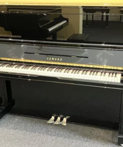 YAMAHA U300 Wn