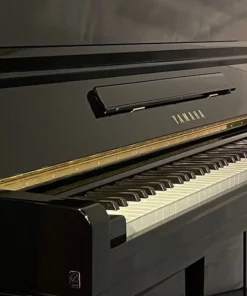 YAMAHA U300 Wn