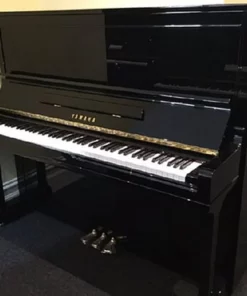 YAMAHA U300 Wn
