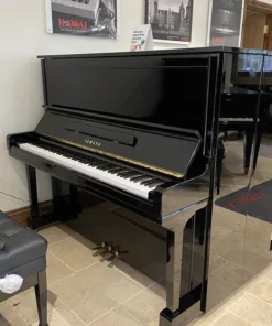YAMAHA U300 Wn