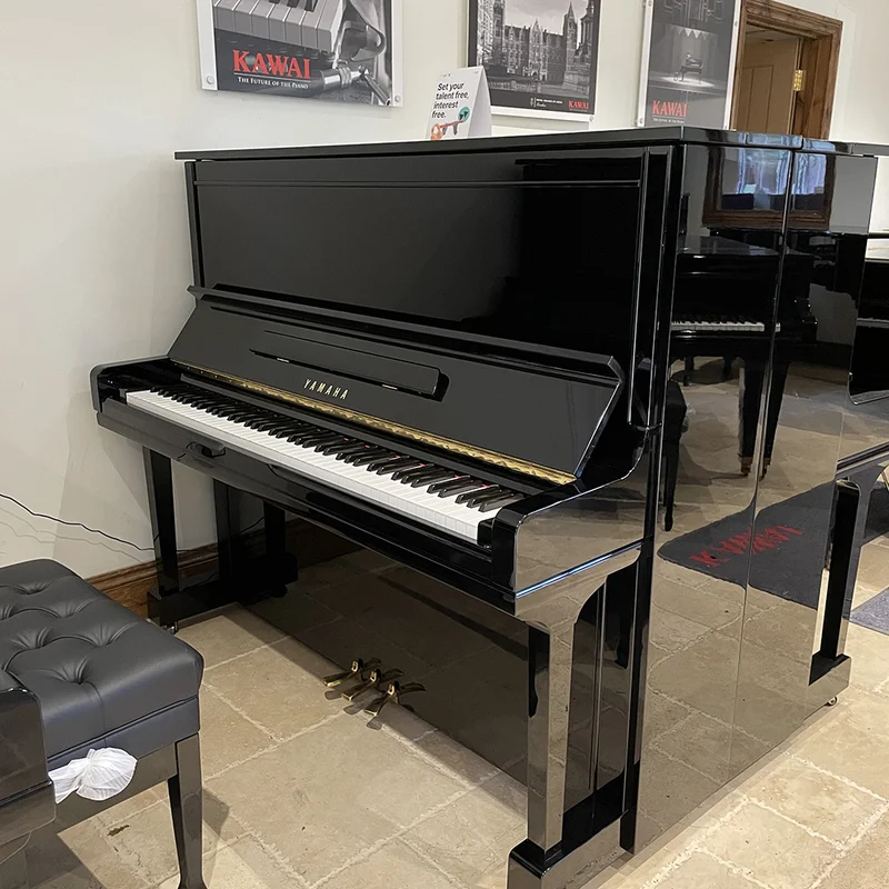 YAMAHA U300 Wn