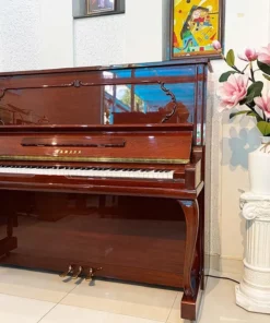 YAMAHA U300MhC
