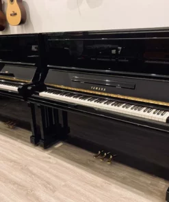 YAMAHA U30A WH