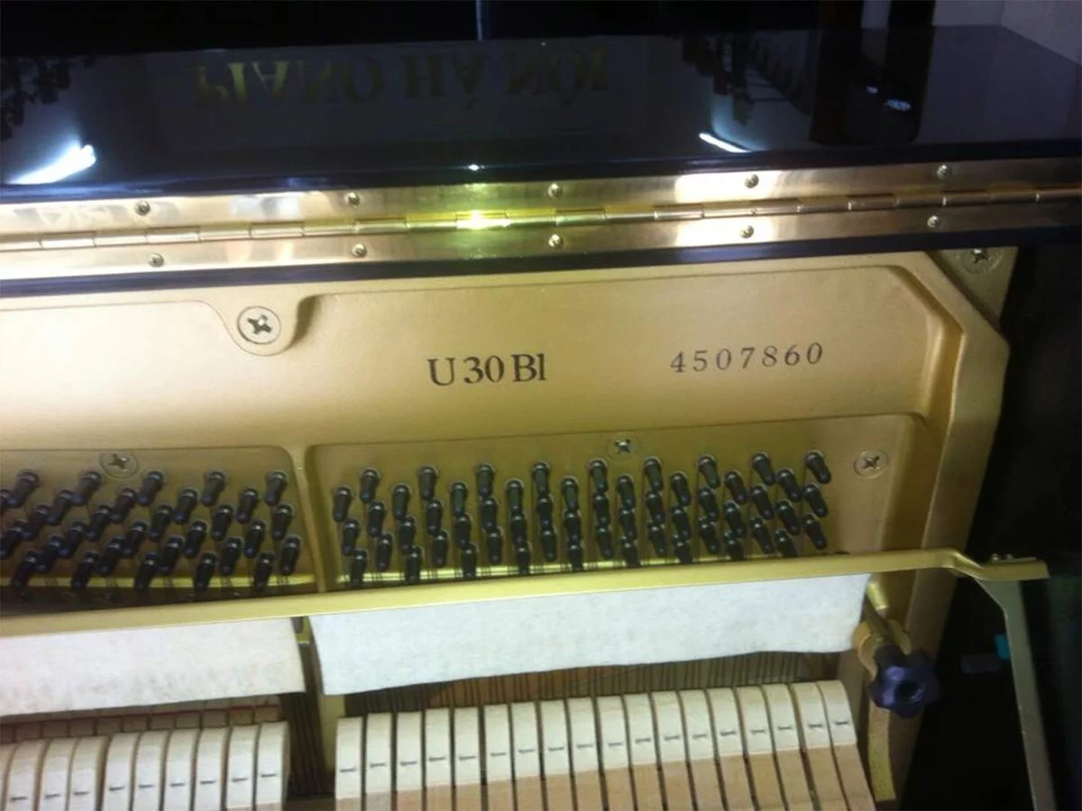 YAMAHA U30BL Disk Player - Elite Piano