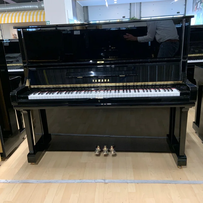 YAMAHA U3G Wn