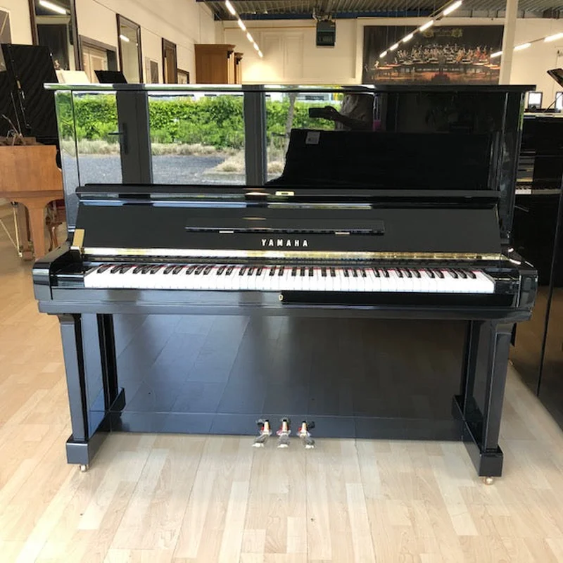 YAMAHA U3G Wn