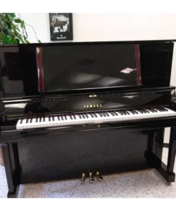 YAMAHA U5