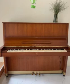 YAMAHA U7