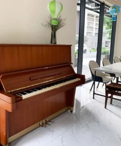 YAMAHA U7